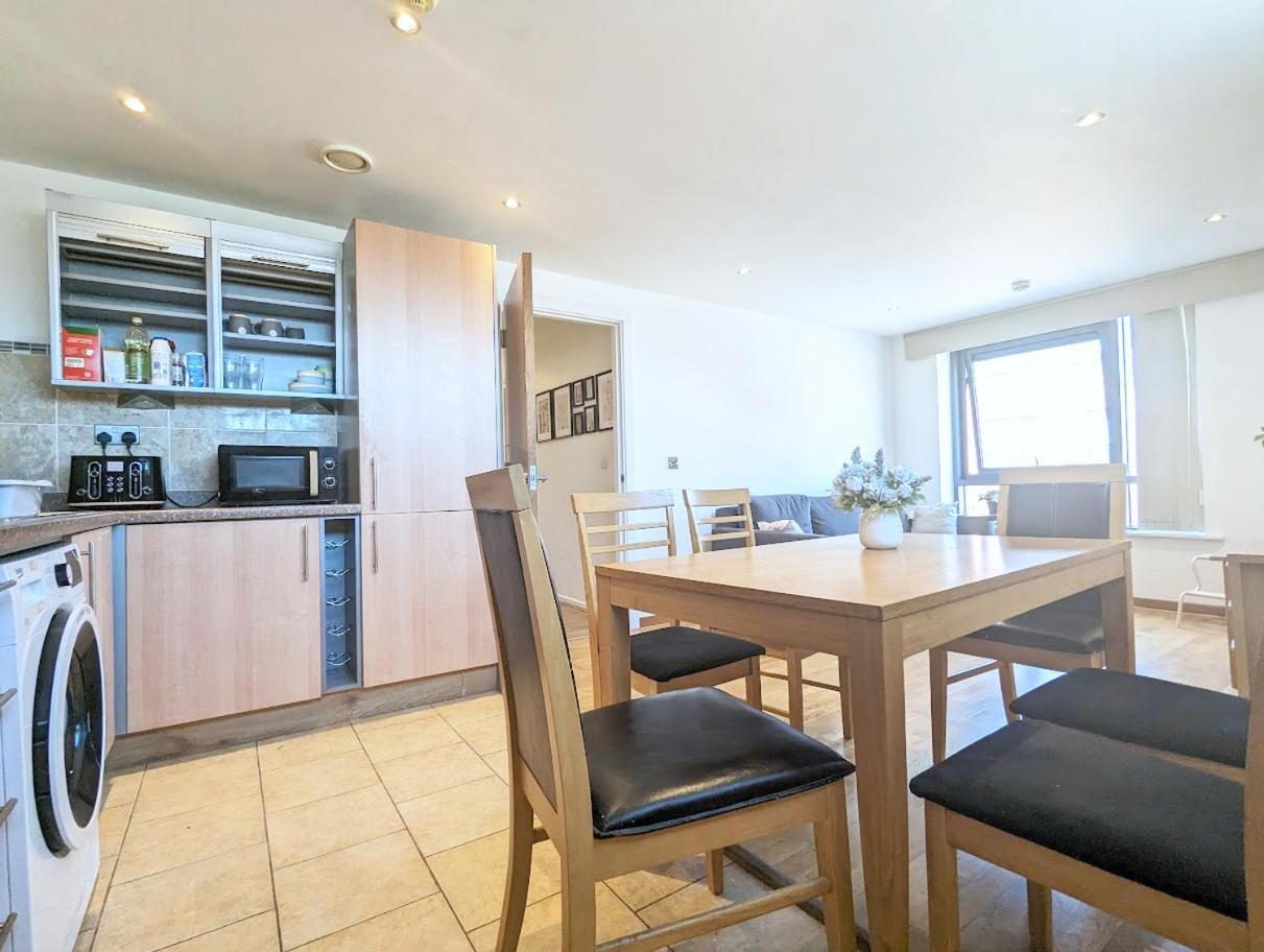 Guest Room In City Centre Near Key Attractions 리버풀 외부 사진